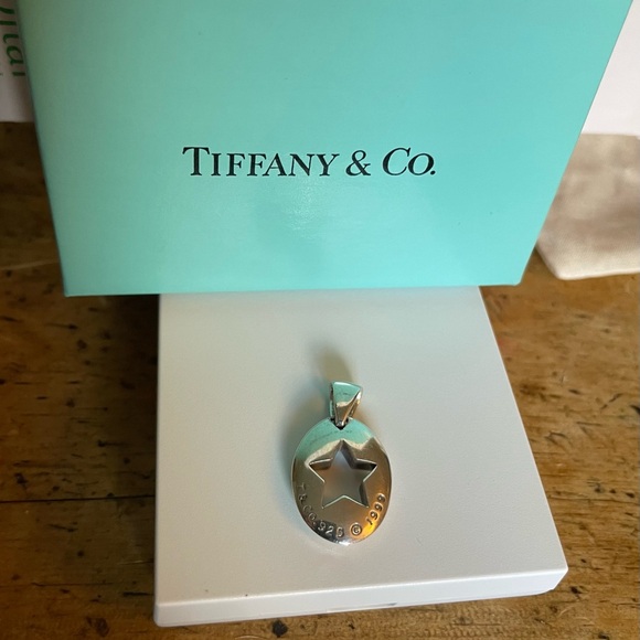 Tiffany & Co. Star Pendant 1999 - Picture 2 of 2